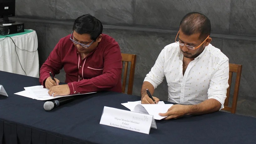 Firman convenio entre kybernus y asociación de egresados de la unicaribe
