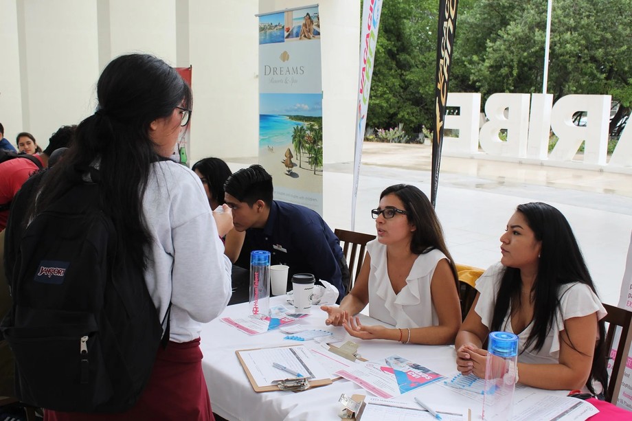 Inauguran la 12ª feria del empleo en la universidad del caribe