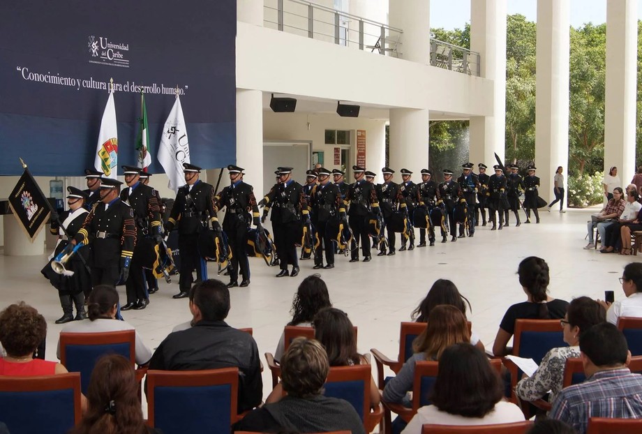 Escolta y banda de guerra del ittoluca participan en acto cívico unicaribe